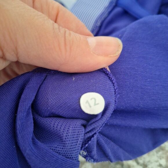Lululemon Strap Sports Bra size 12 - Picture 2 of 3